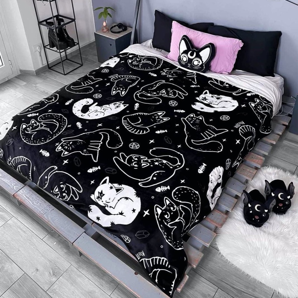 ISO!!! Killstar Catnap Fleece Blanket